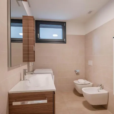 Apartment Apartmentsgarda - Cuore Del Garda Ronchi (Veneto)