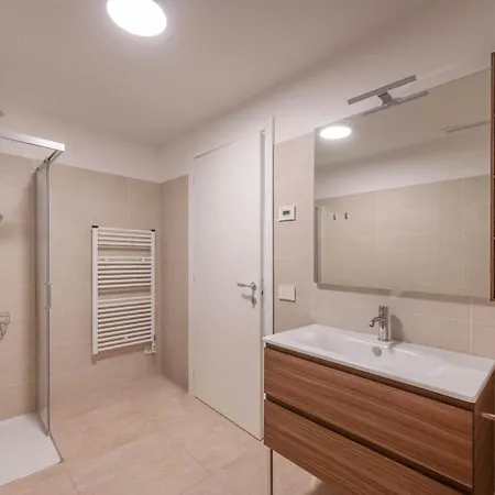 Apartmentsgarda - Cuore Del Garda Ronchi (Veneto)